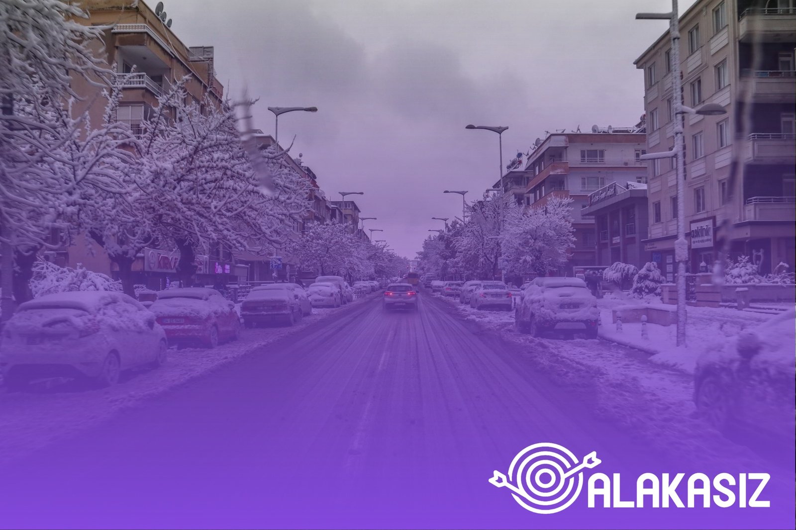 Sponsorluk mu reklam mı: influencer paylaşımı karşılaştırma görseli
