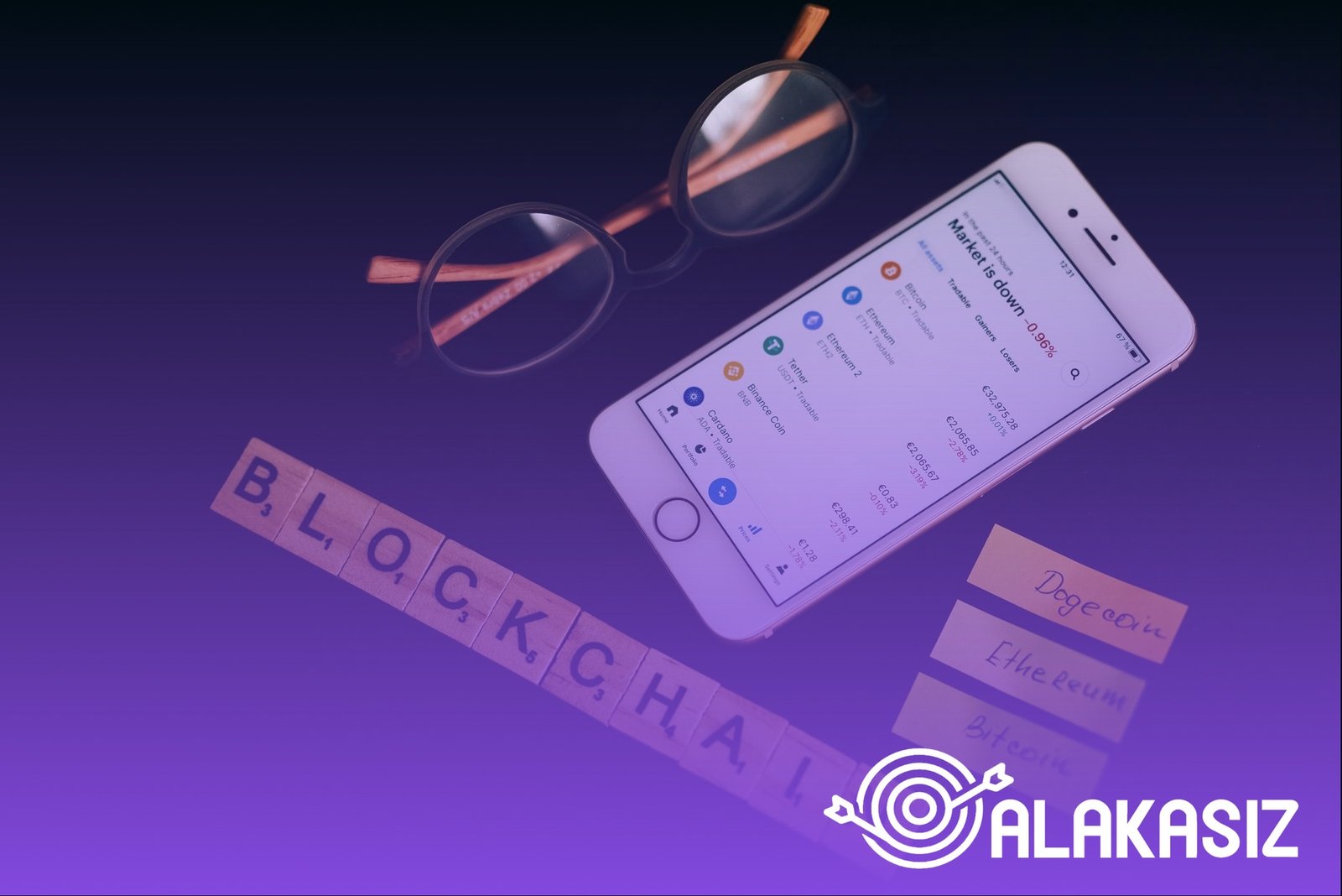 Kullanıcı, dijital platformda abonelik planı karşılaştırıyor