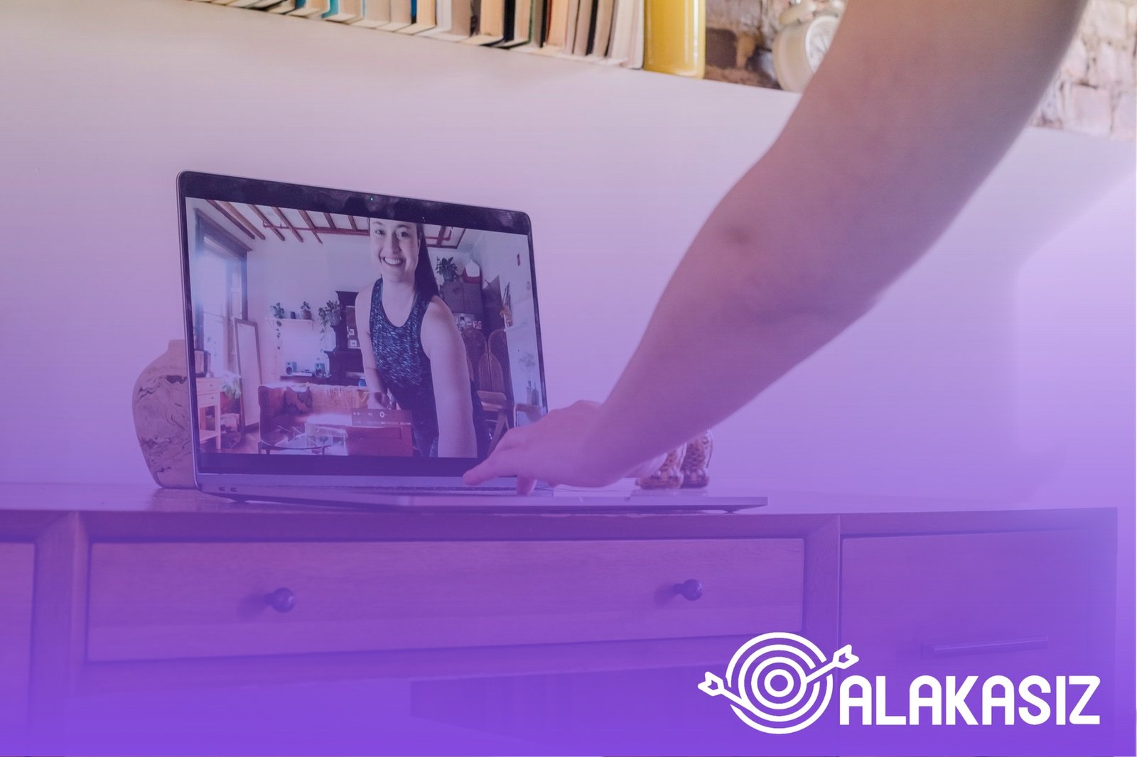 Toplantı adının görünürlüğünü kontrol eden kullanıcı paneli